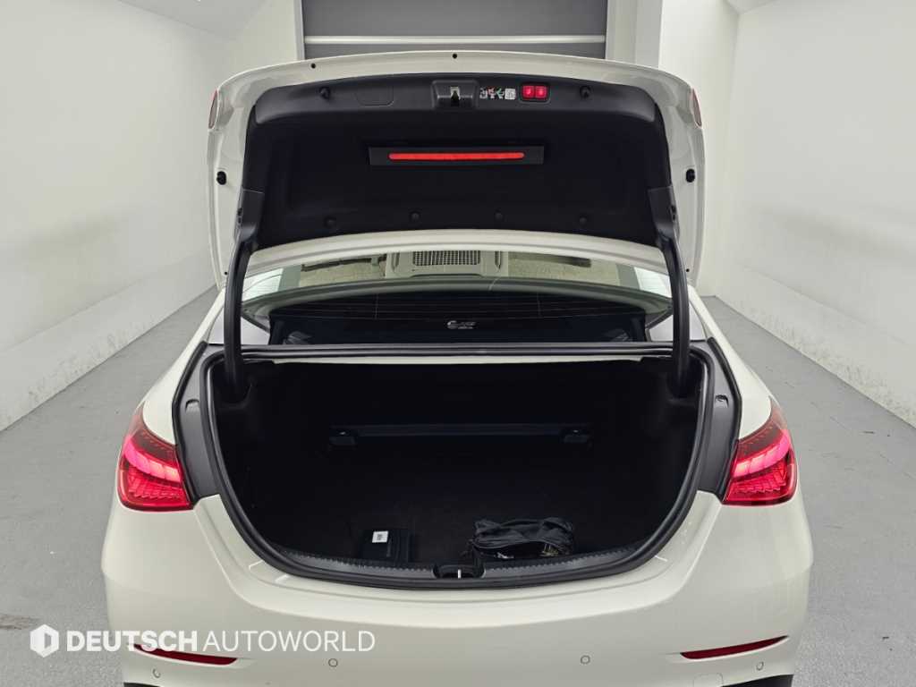 Mercedes-Benz C-Class — photo 19