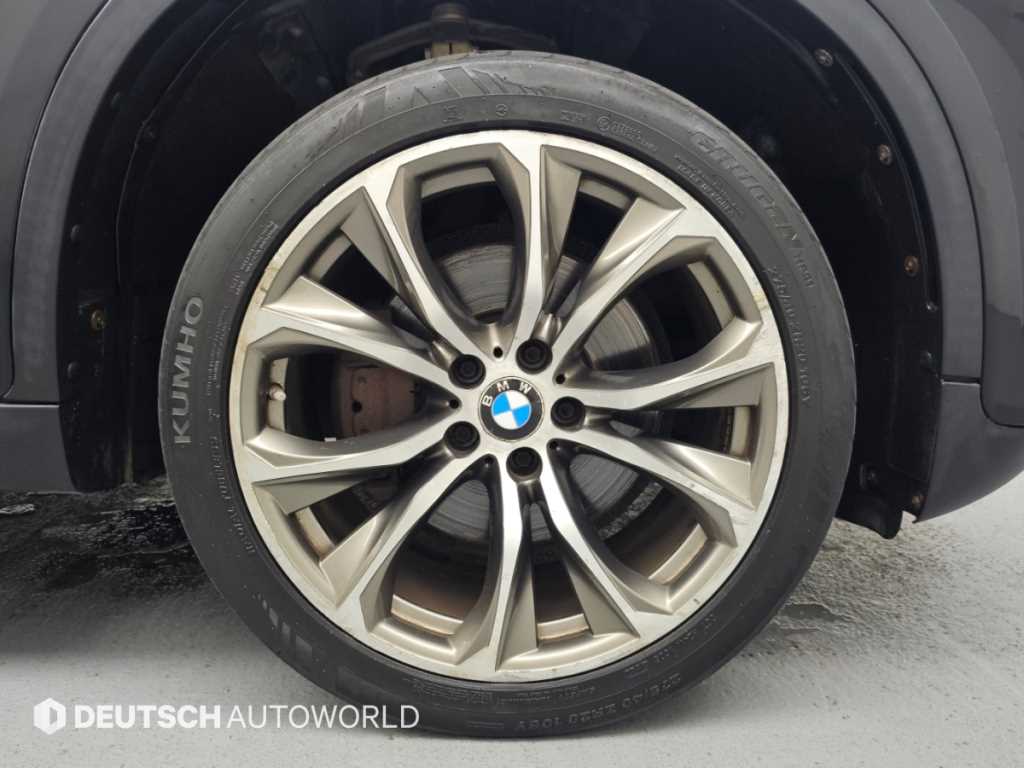 BMW X6 — photo 05