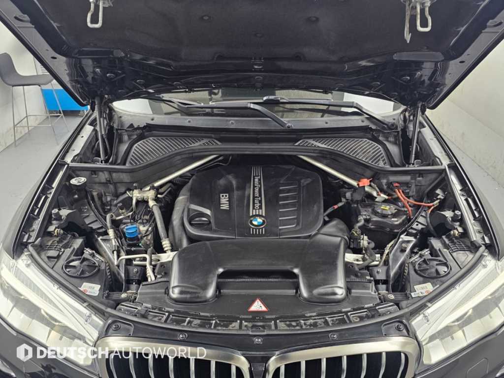 BMW X6 — photo 06