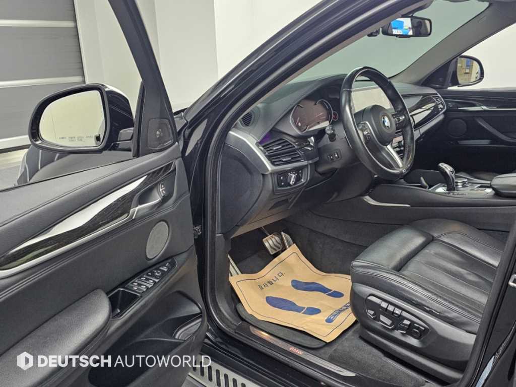 BMW X6 — photo 11