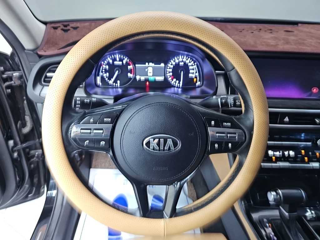 Kia K7 — photo 09