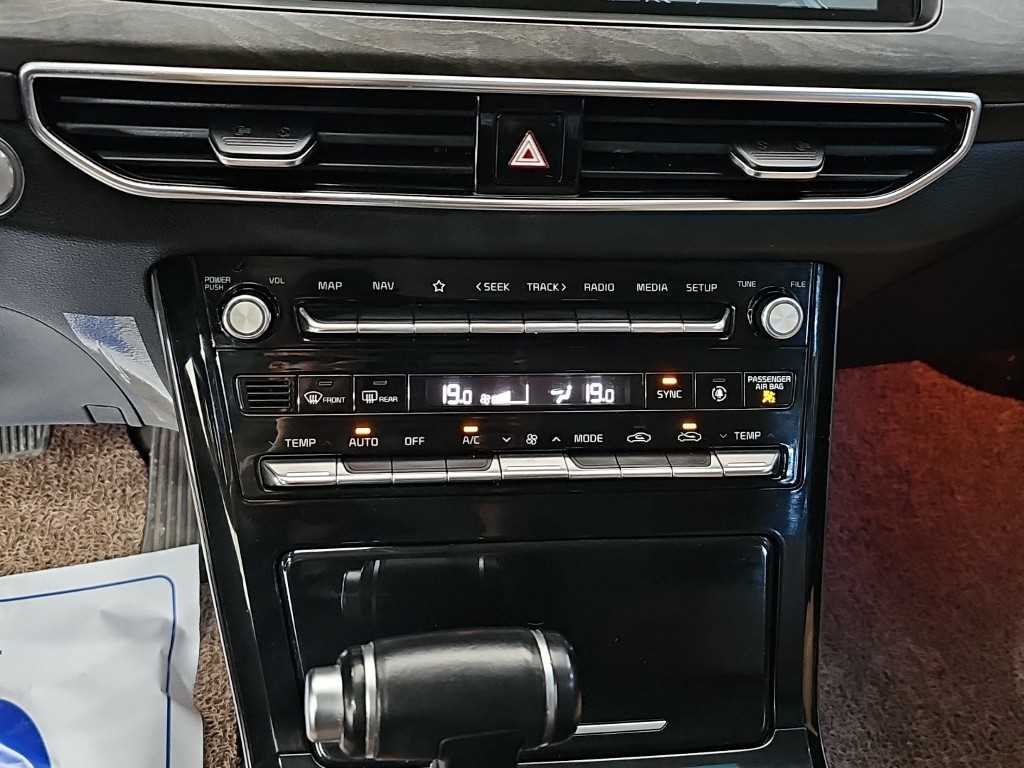 Kia K7 — photo 10