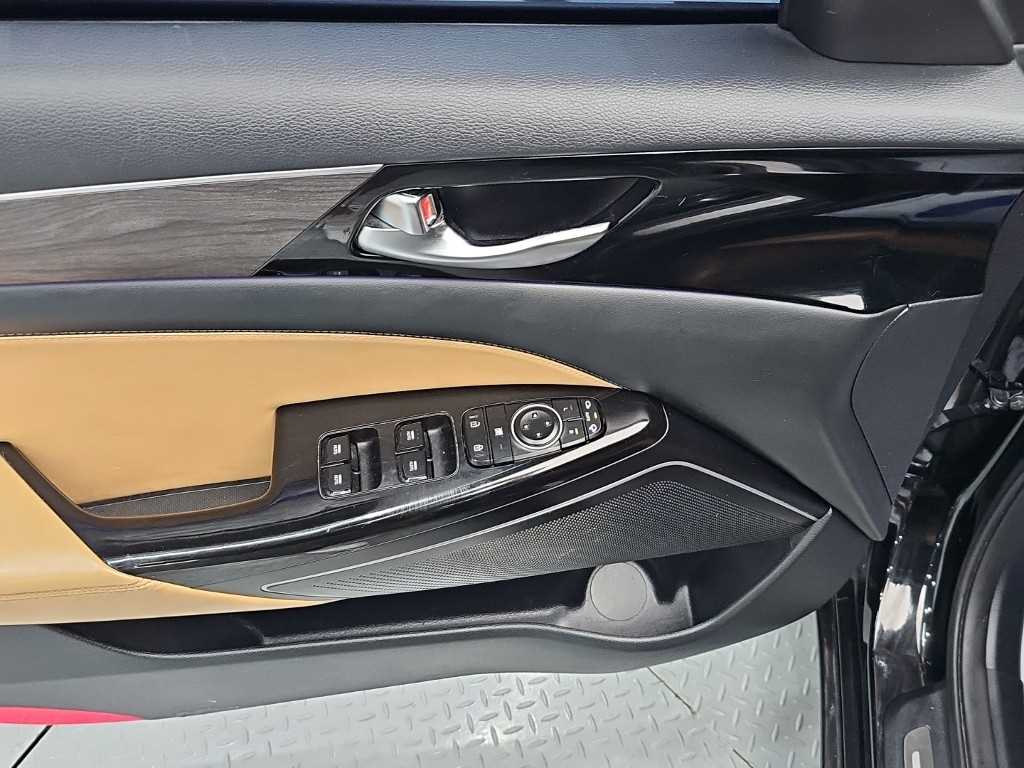Kia K7 — photo 17