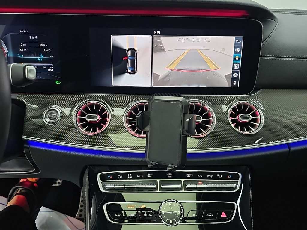 Mercedes-Benz CLS-Class — photo 10