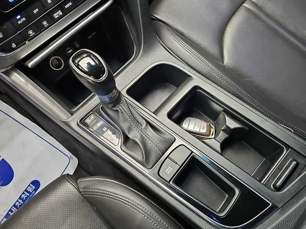 Hyundai Sonata — photo 08