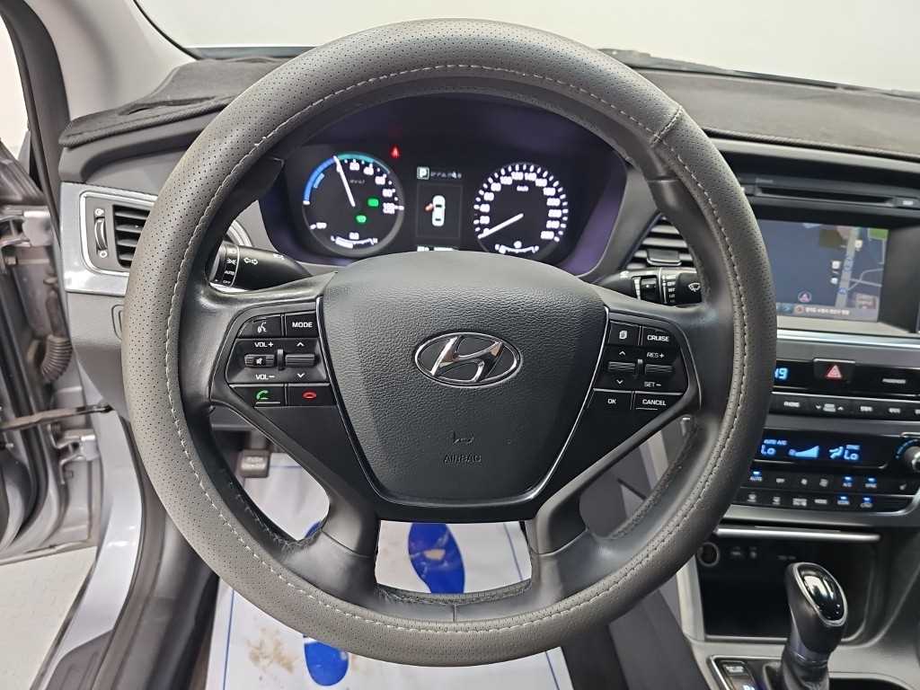 Hyundai Sonata — photo 09