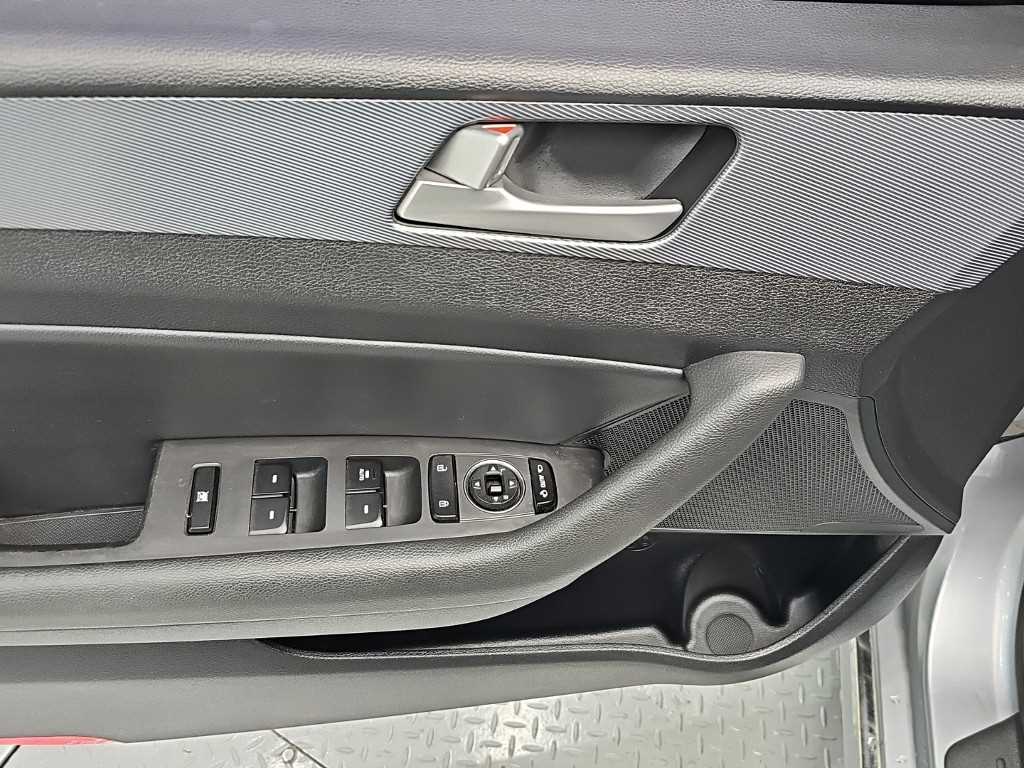Hyundai Sonata — photo 17
