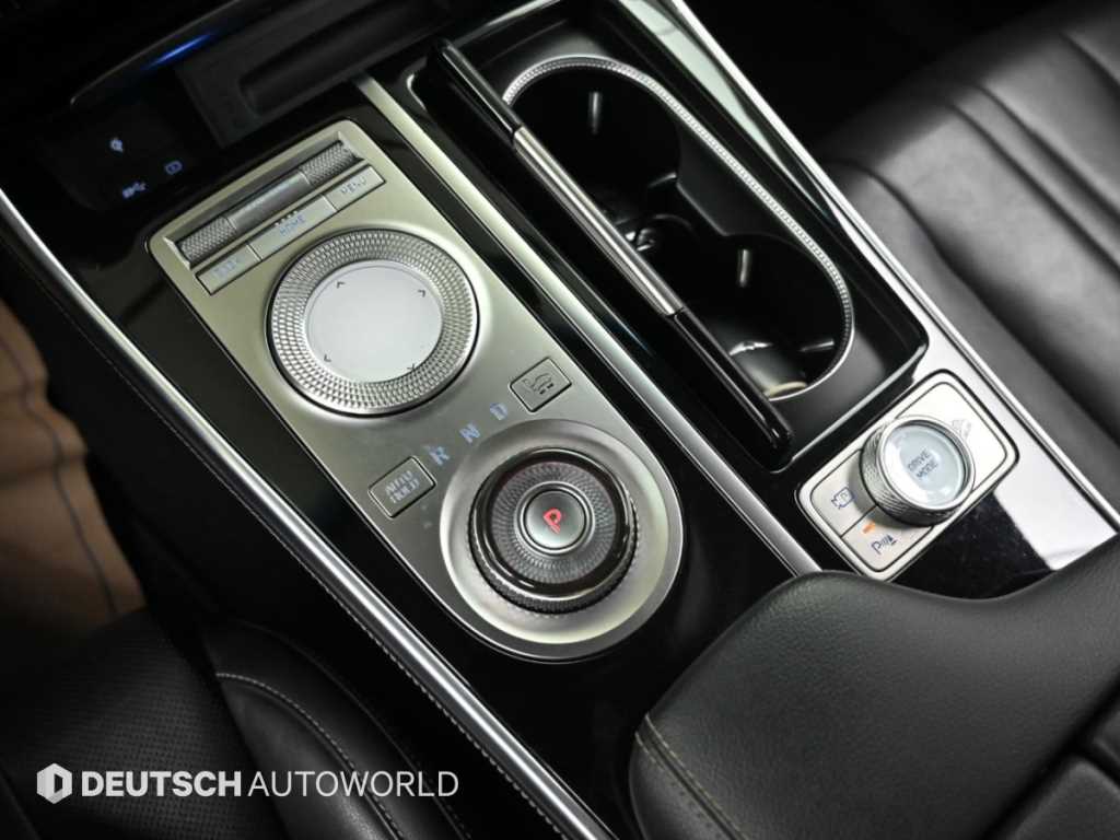 Genesis GV80 — photo 09