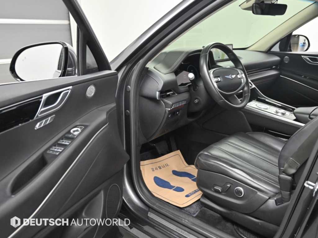 Genesis GV80 — photo 11