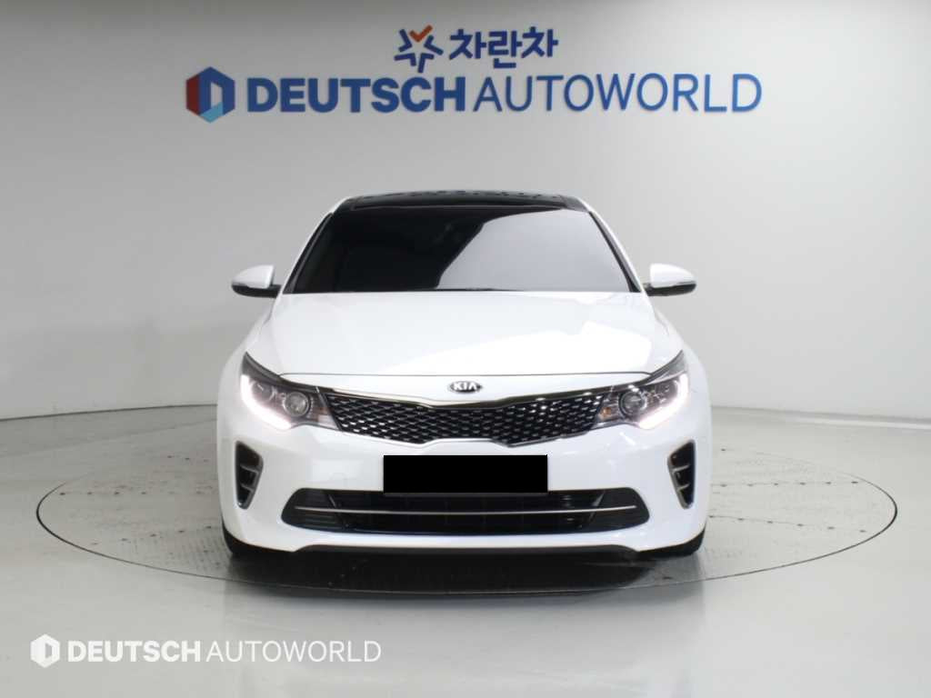 Kia K5 — photo 03