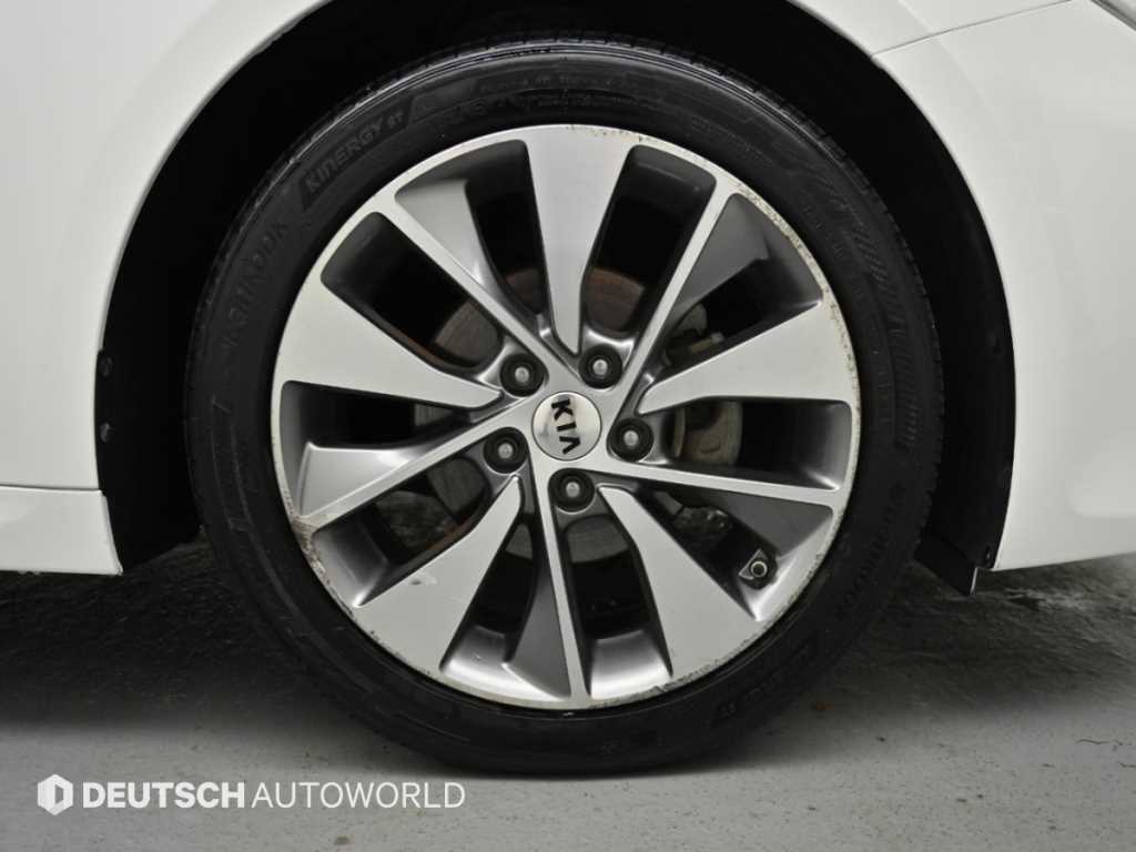 Kia K5 — photo 05