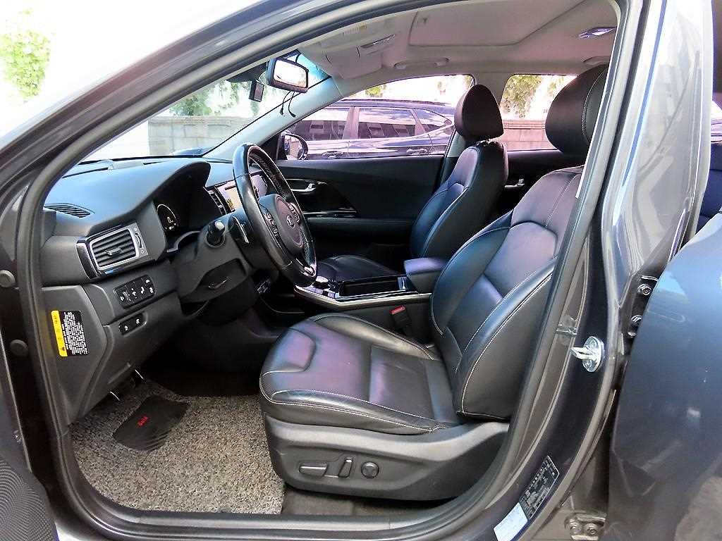 Kia Niro — photo 05
