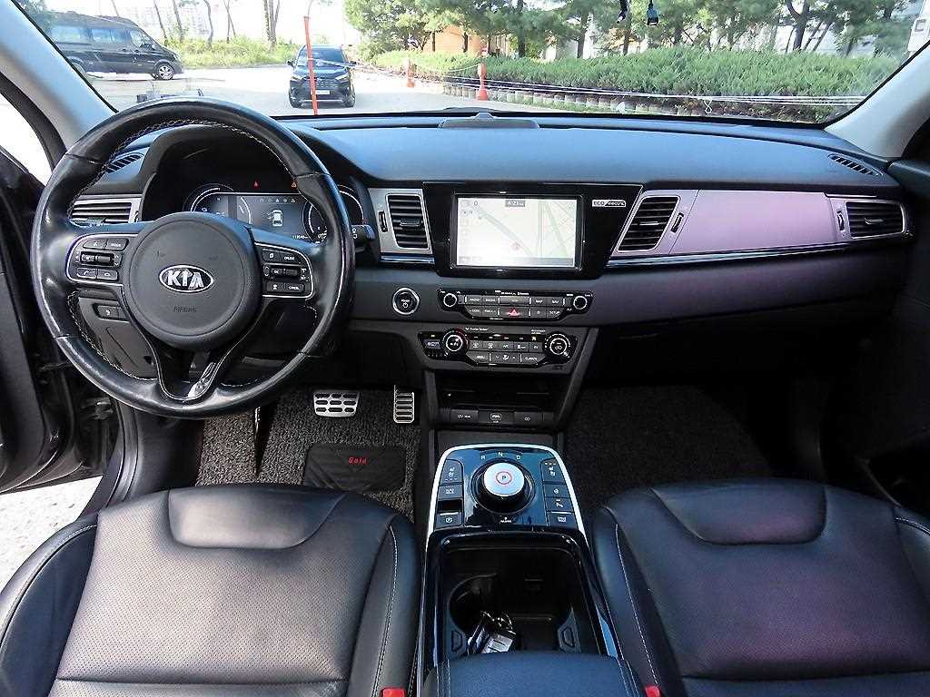 Kia Niro — photo 07