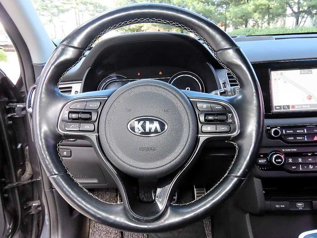 Kia Niro — photo 08