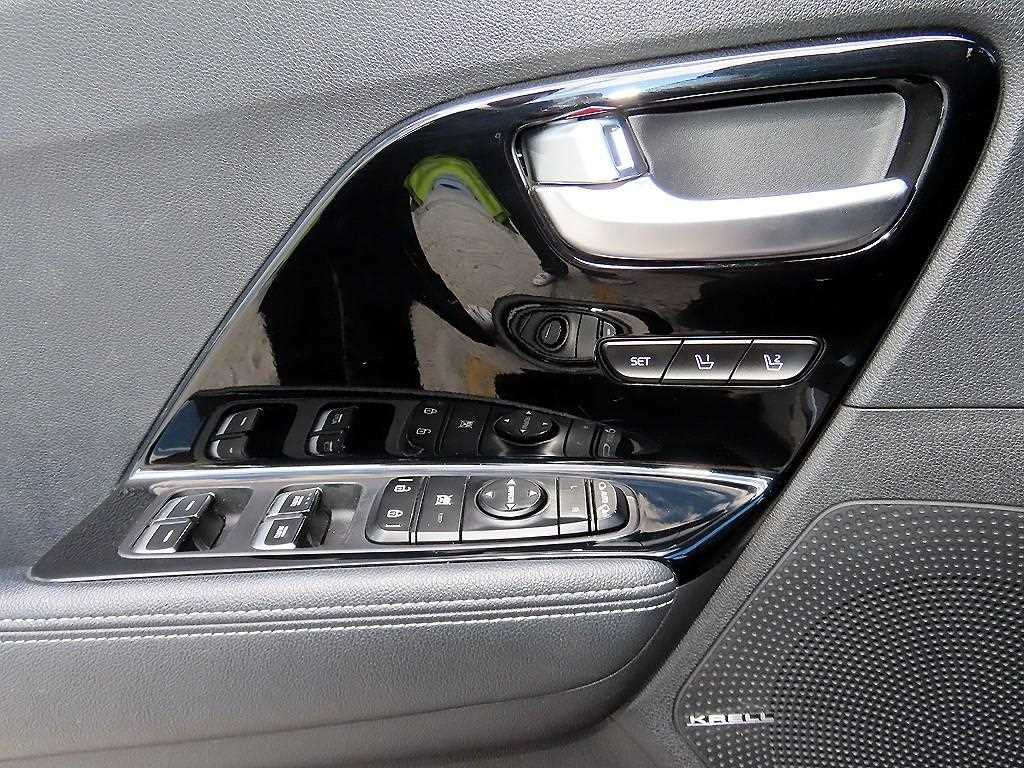 Kia Niro — photo 11
