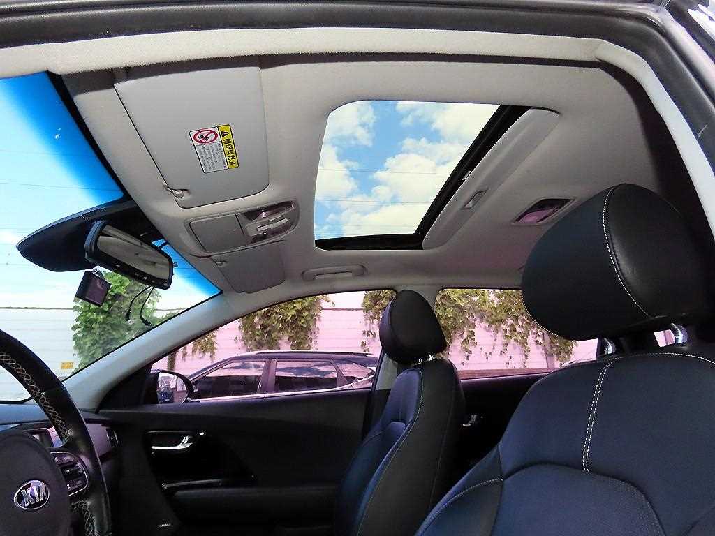 Kia Niro — photo 18