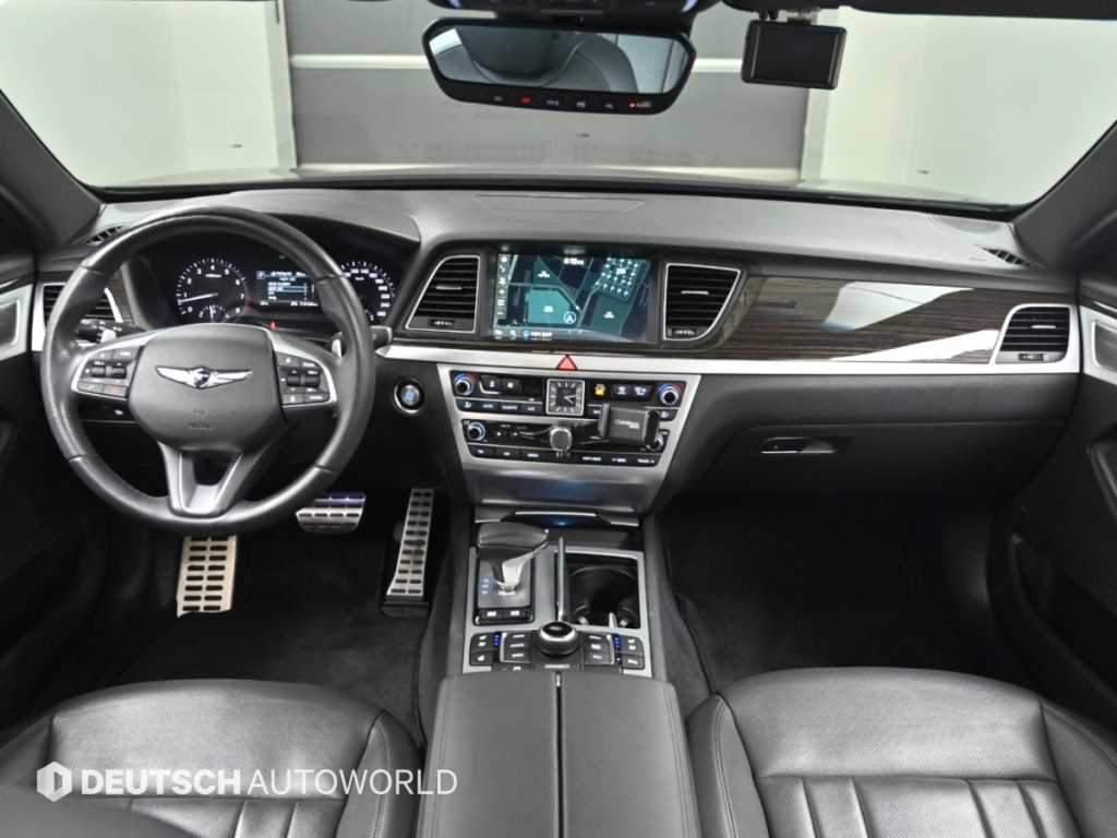 Genesis G80 — photo 07