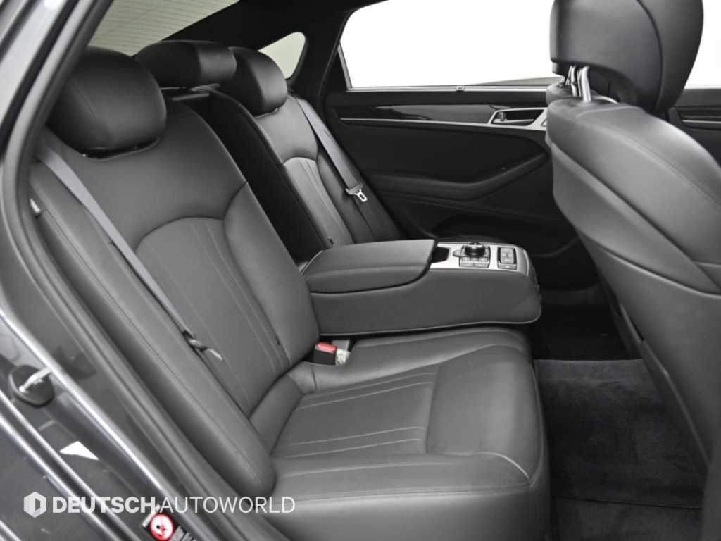 Genesis G80 — photo 12