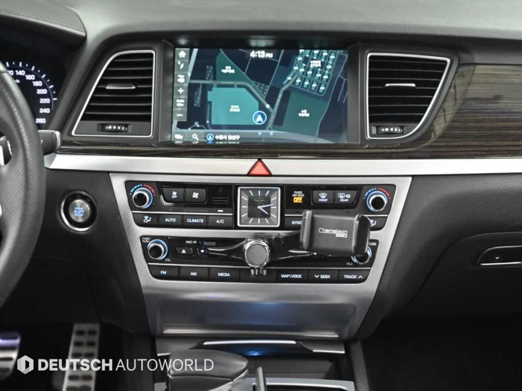 Genesis G80 — photo 14