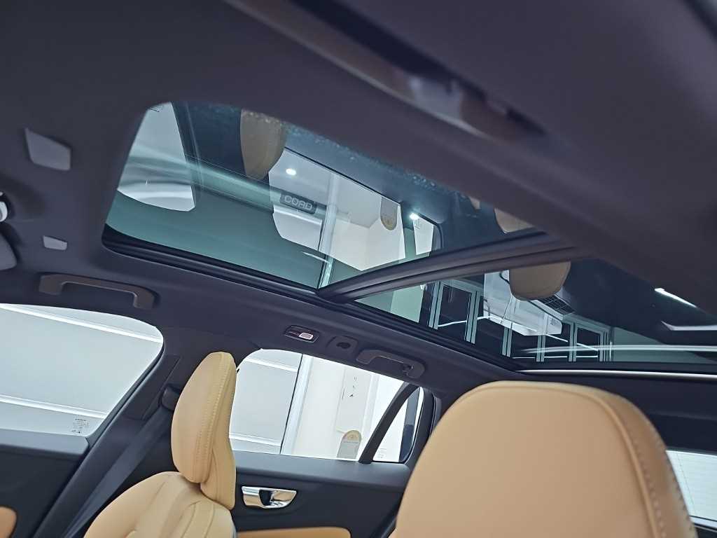 Volvo V60 — photo 14