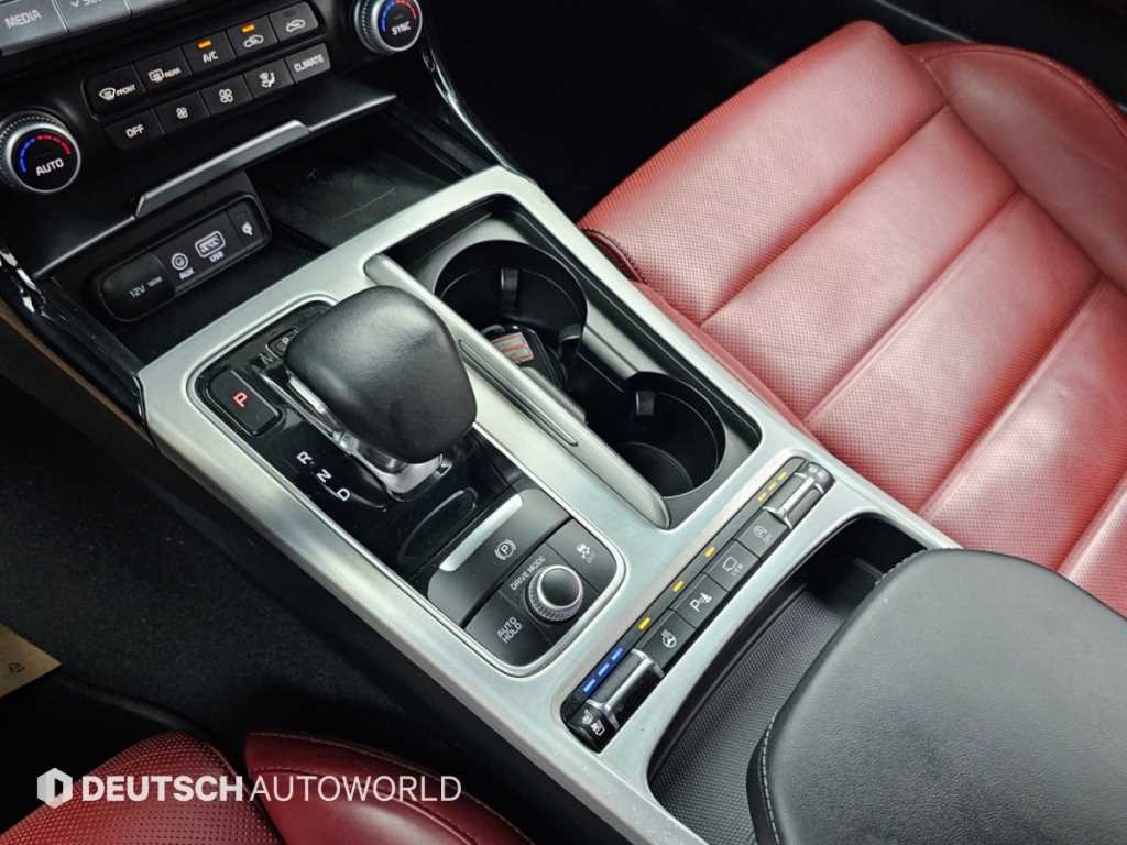 Kia Stinger — photo 09