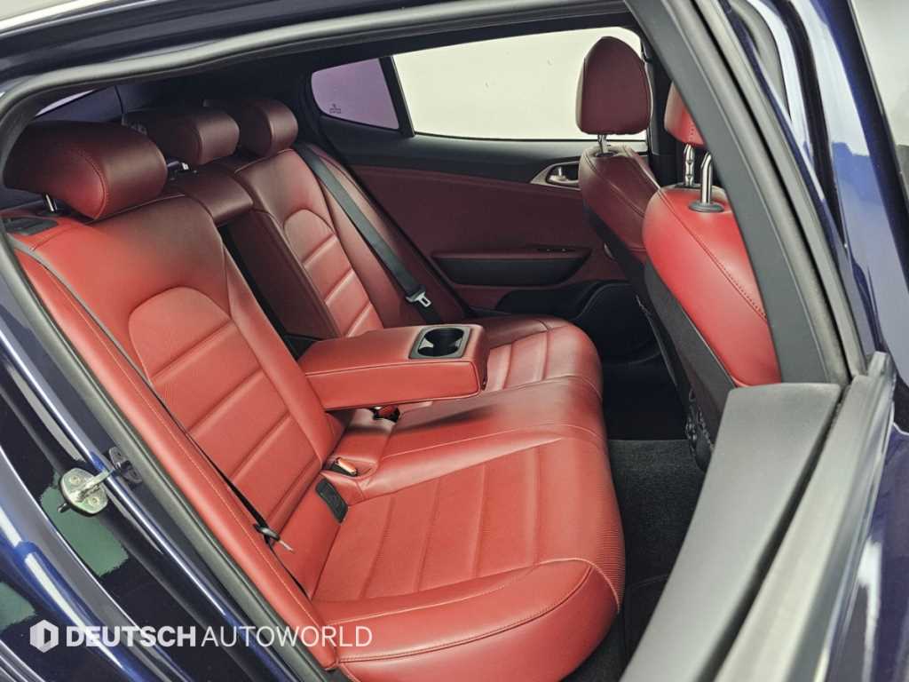 Kia Stinger — photo 12