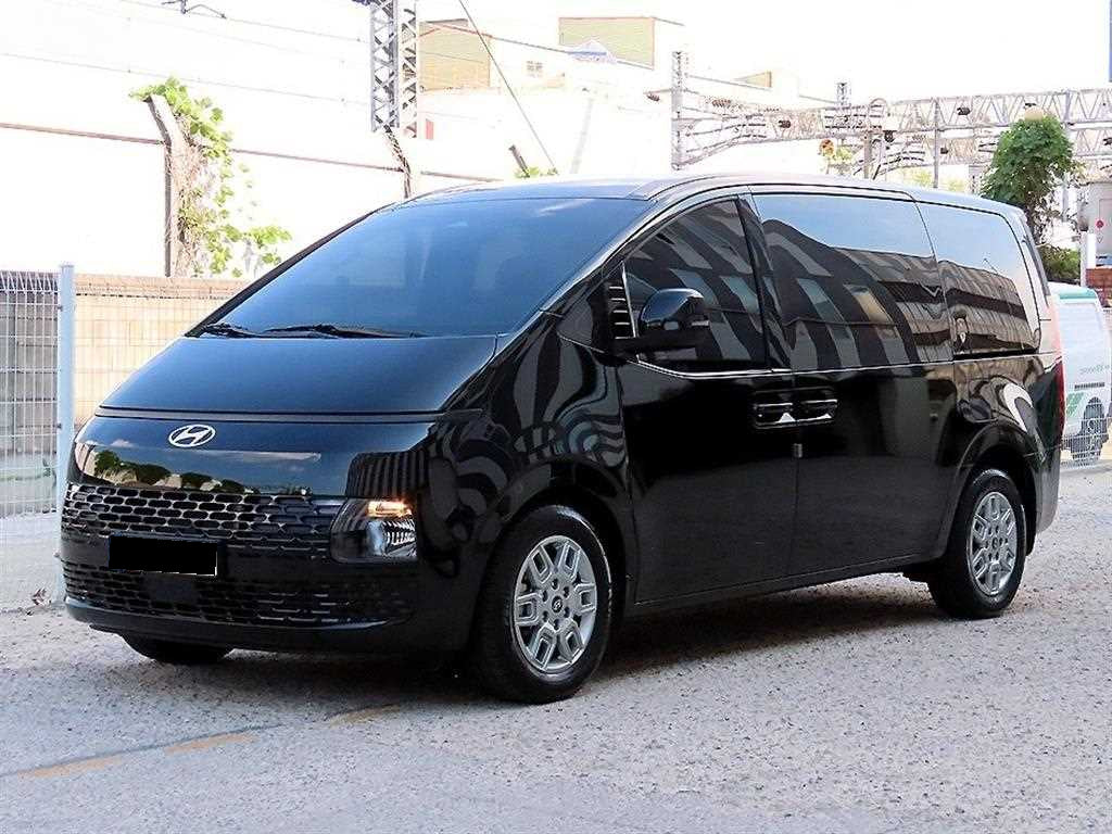 Hyundai Staria — photo 02