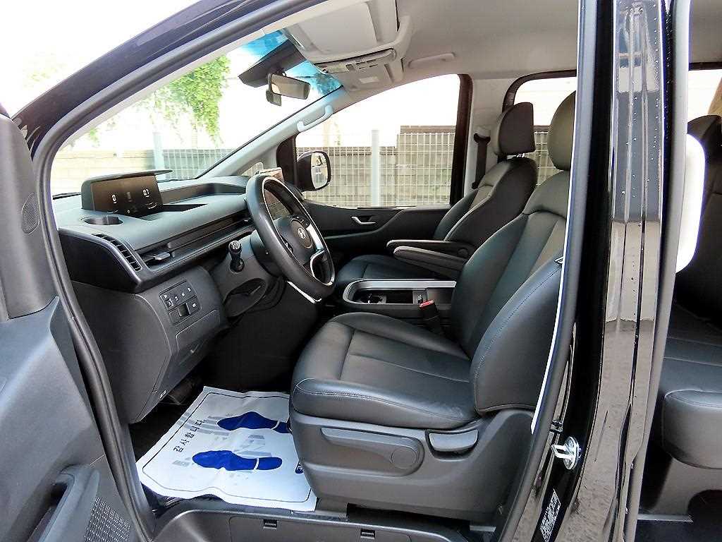 Hyundai Staria — photo 05