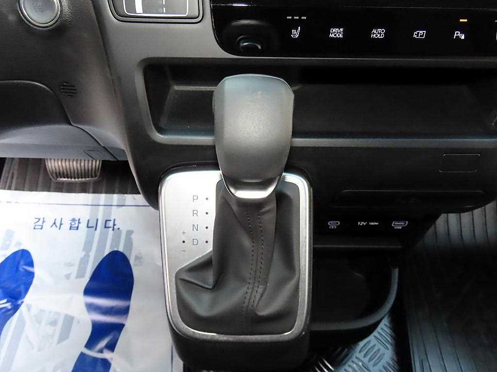 Hyundai Staria — photo 10