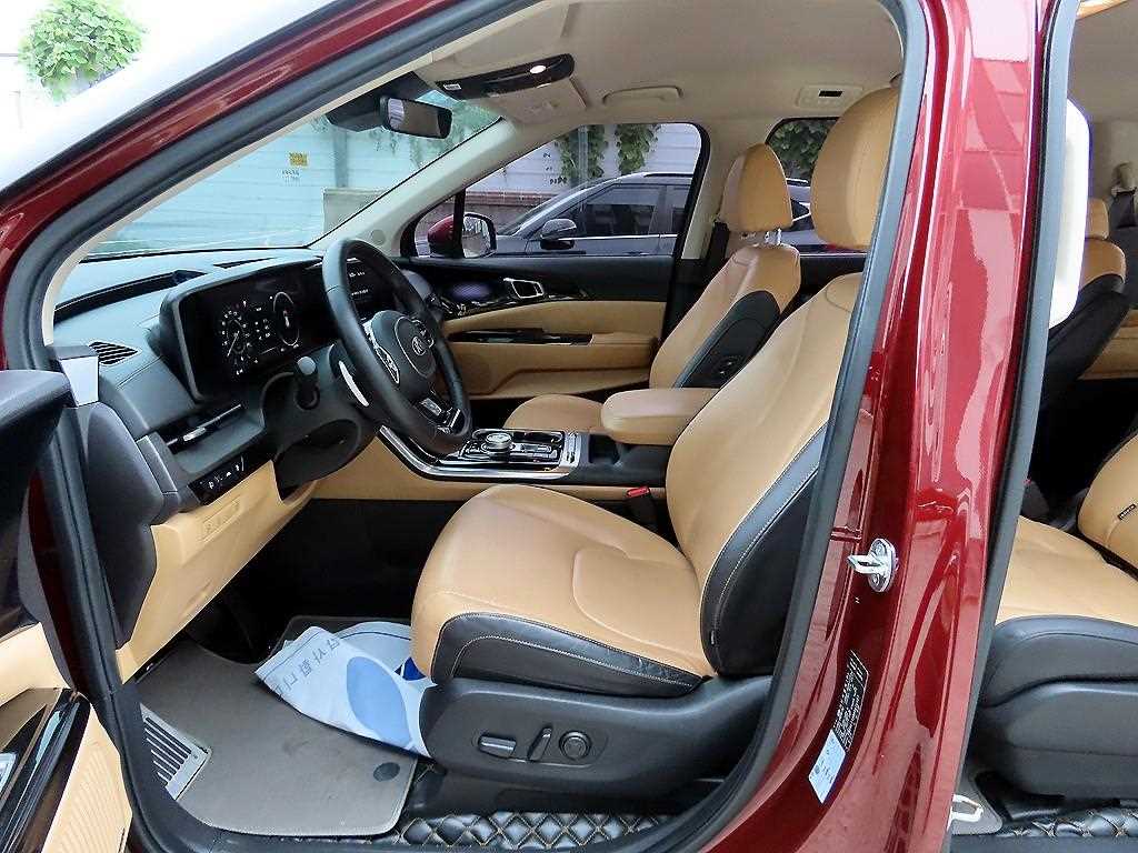 Kia Carnival — photo 05
