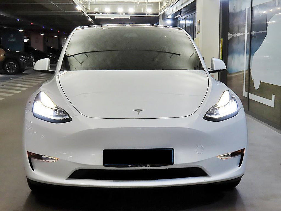 Tesla Model Y — photo 02
