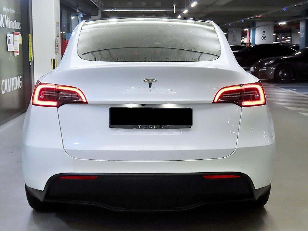 Tesla Model Y — photo 05