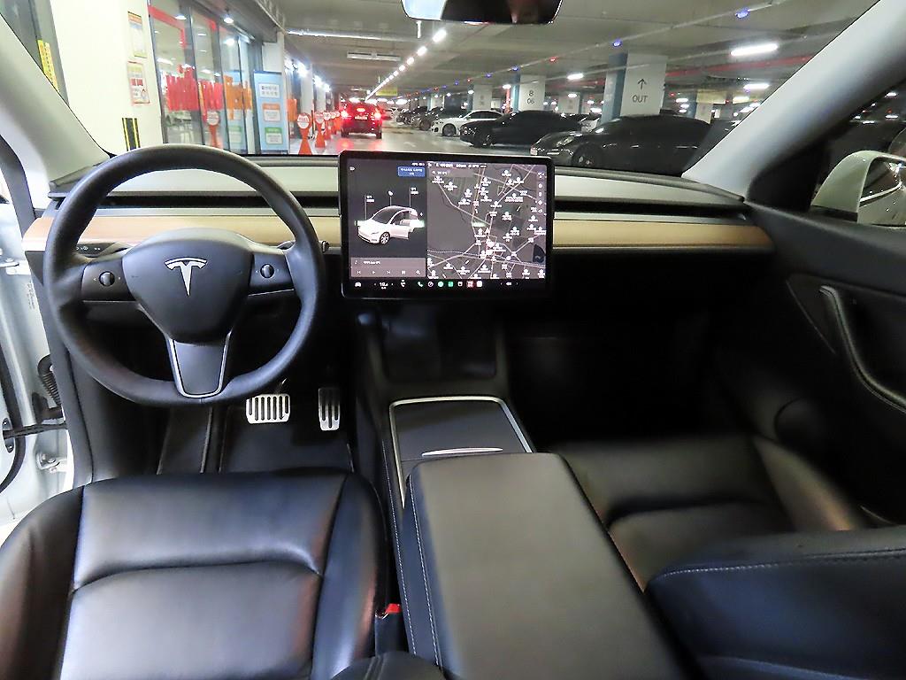 Tesla Model Y — photo 10
