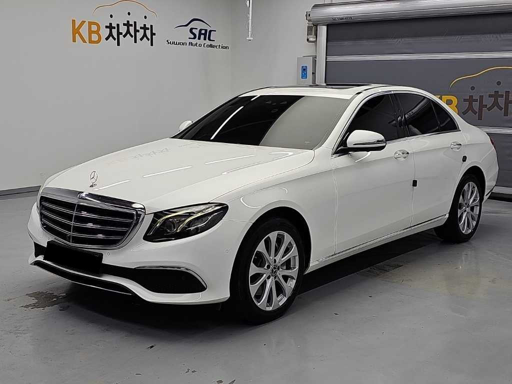 Mercedes-Benz E-Class — photo 01