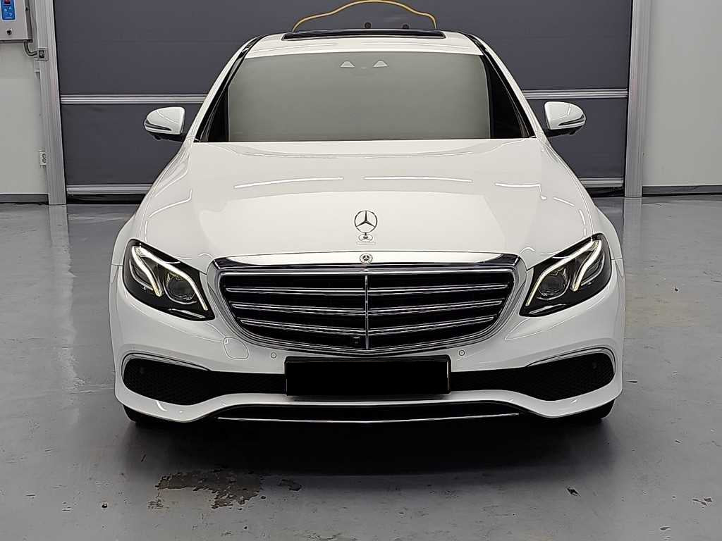 Mercedes-Benz E-Class — photo 02