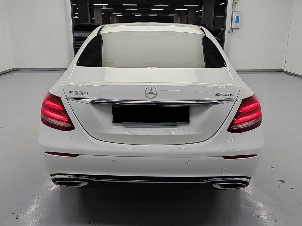 Mercedes-Benz E-Class — photo 03