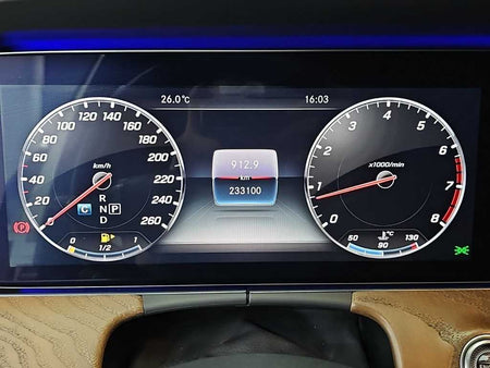 Mercedes-Benz E-Class — photo 06