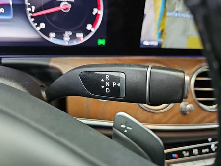 Mercedes-Benz E-Class — photo 08