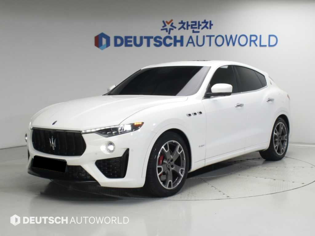 Maserati Levante — photo 01