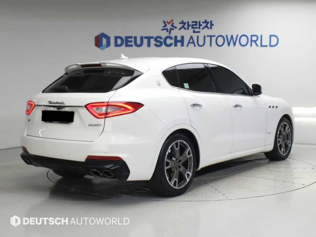 Maserati Levante — photo 02