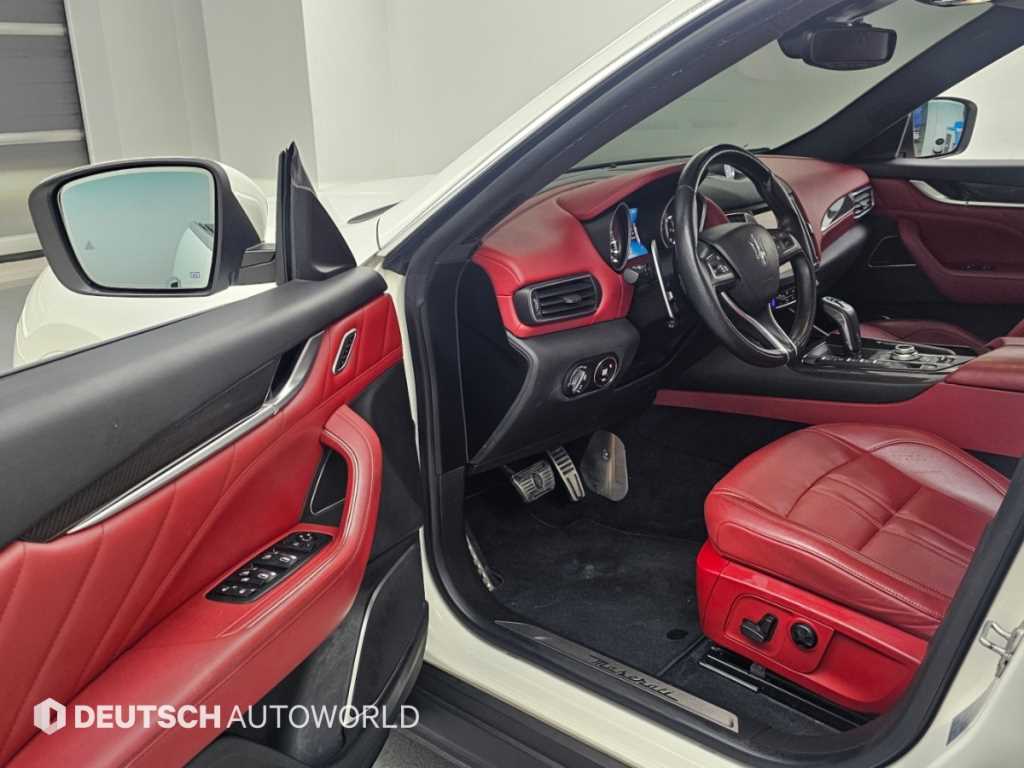 Maserati Levante — photo 10