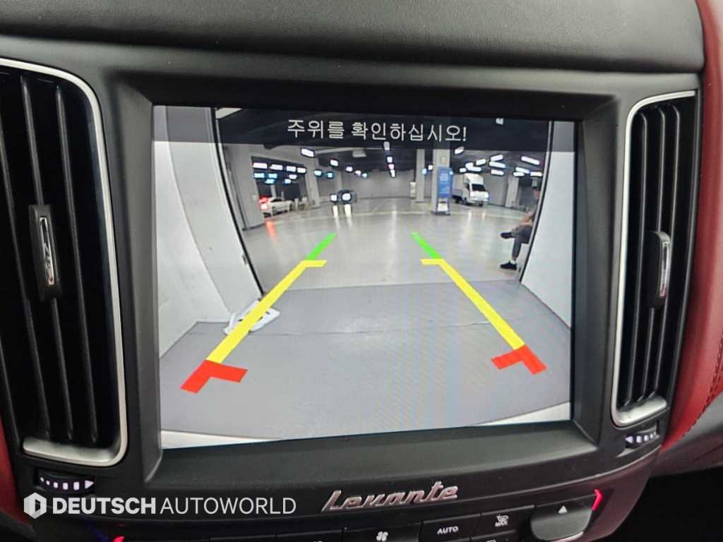 Maserati Levante — photo 14