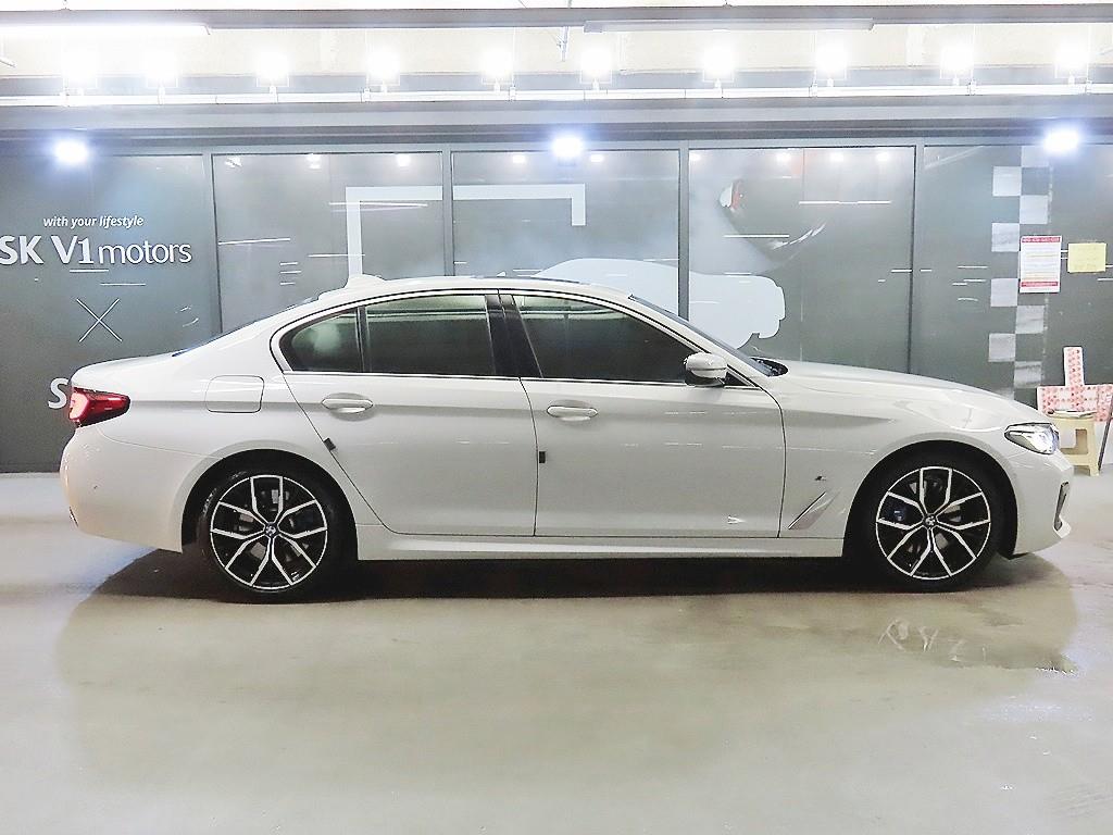 BMW 5-Series — photo 03