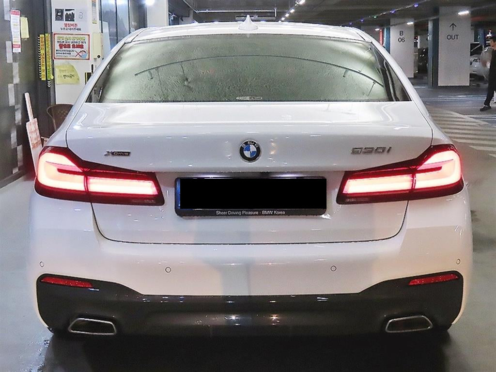 BMW 5-Series — photo 05