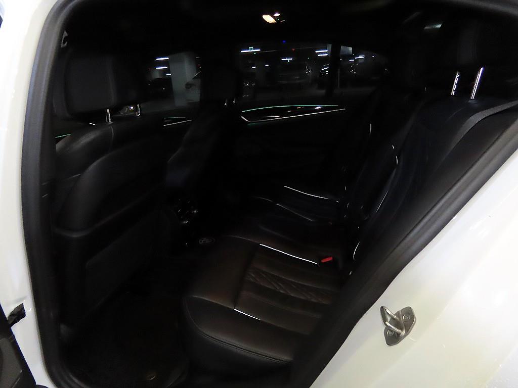 BMW 5-Series — photo 07