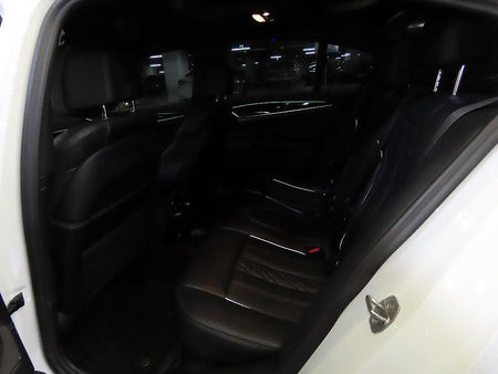 BMW 5-Series — photo 07