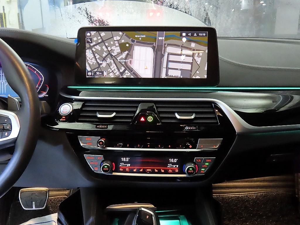BMW 5-Series — photo 11