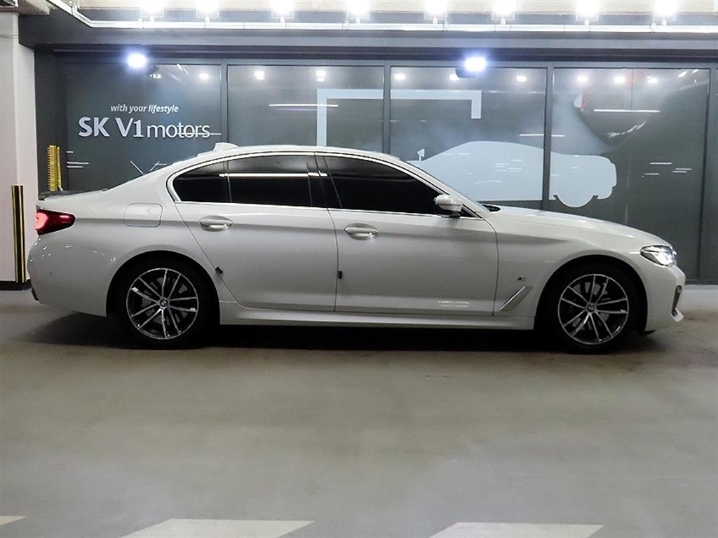 BMW 5-Series — photo 03