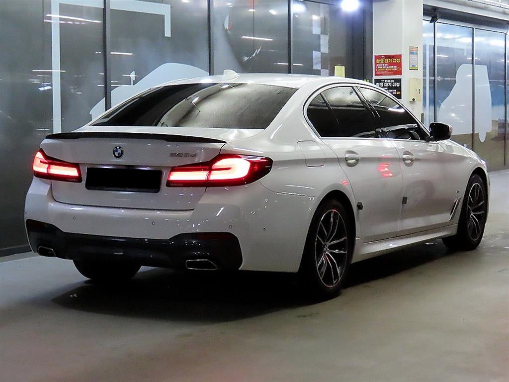 BMW 5-Series — photo 04