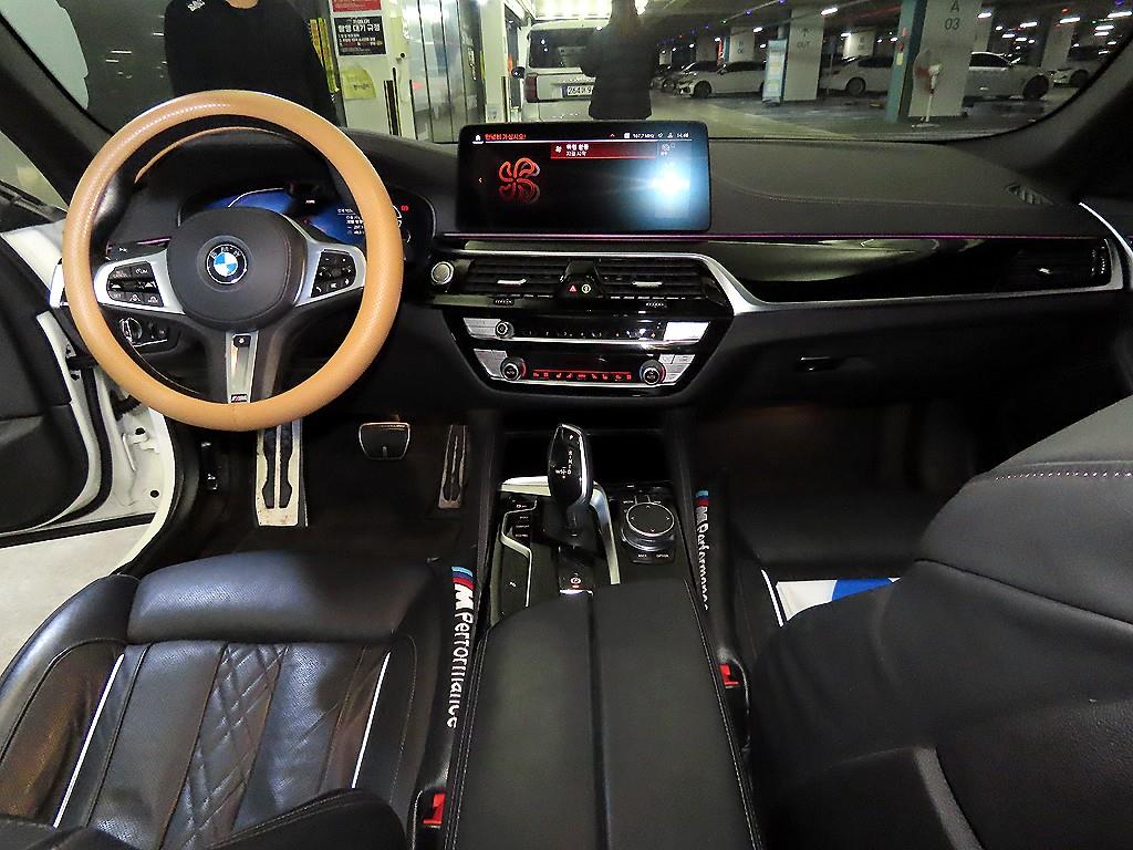 BMW 5-Series — photo 10